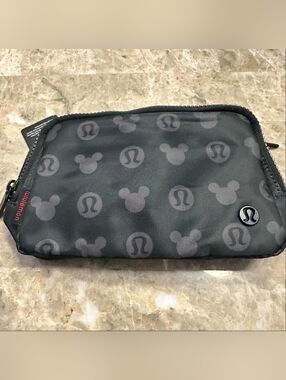 lululemon athletica Black Disney Mickey Mouse Belt Bag Pouch Limited Edtion 1L